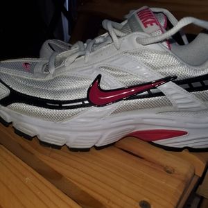 Nike tennis shoes